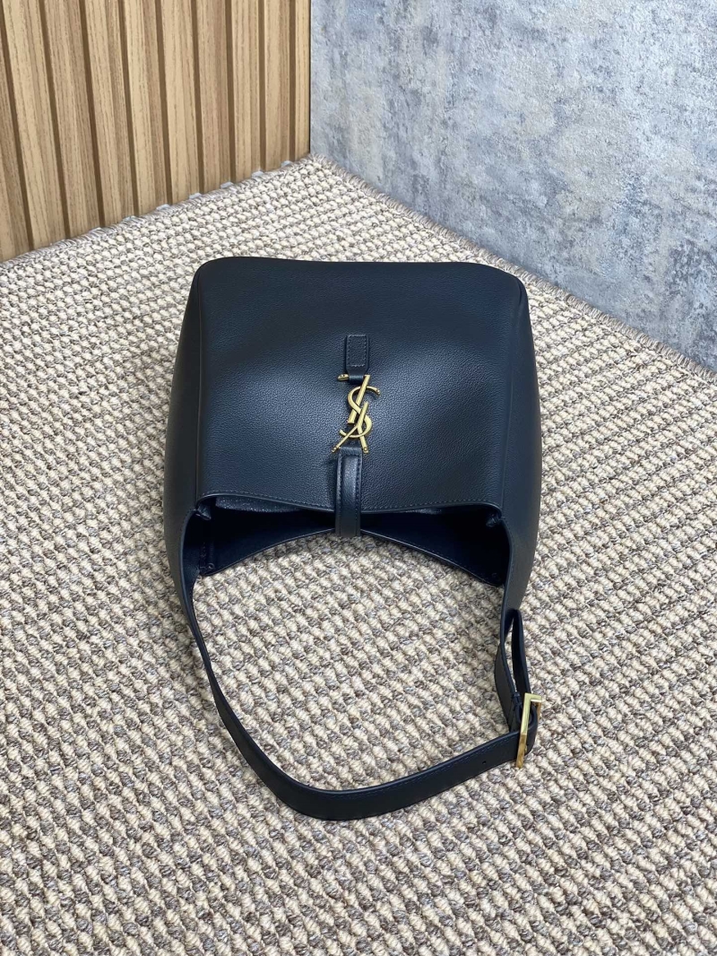 Y51 hobo bags